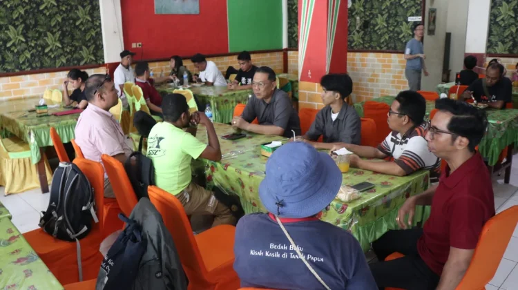 Satgas Humas Ops Damai Cartenz Perkuat Sinergitas Bersama Wartawan di Jayapura