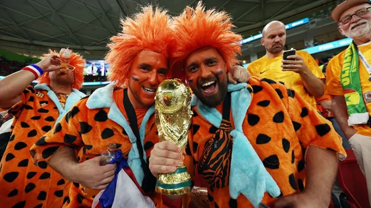 Kostum Ikonik Suporter Siap Warnai Tribun Piala Dunia 2026