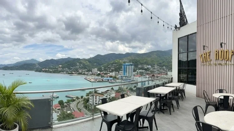 The Roof Cafe Tawarkan Panorama 360 Derajat Kota Jayapura