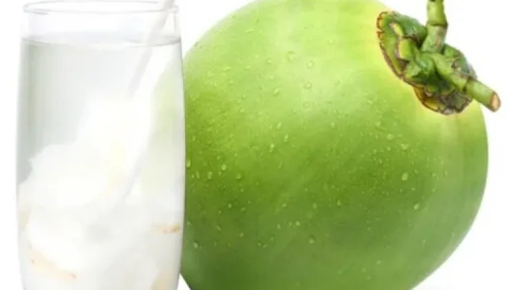 Manfaat Minum Air Kelapa