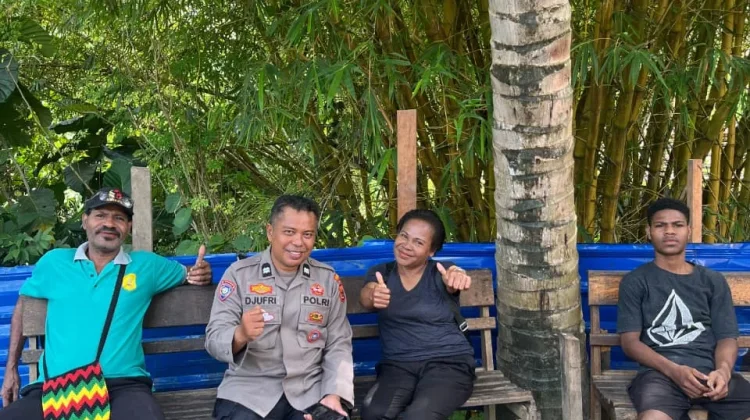 Sambang Warga, Bhabinkamtibmas Kampung Yoka Perkuat Kamtibmas Terus Kondusif