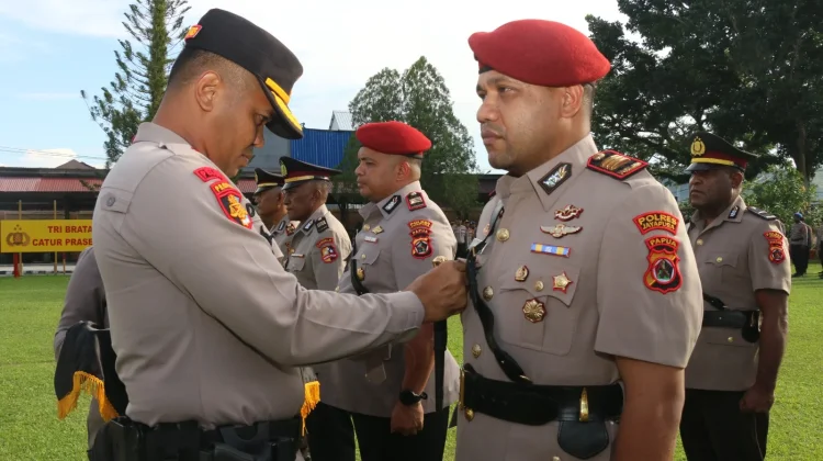 Polres Jayapura Gelar Upacara Sertijab dan Pelantikan Pejabat Utama