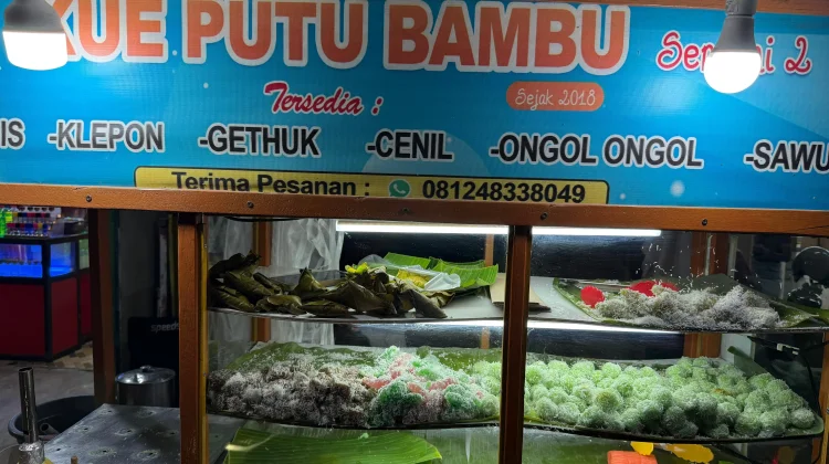 Jajanan Pasar Jayapura, Murah Meriah dan Tak Lekang oleh Waktu
