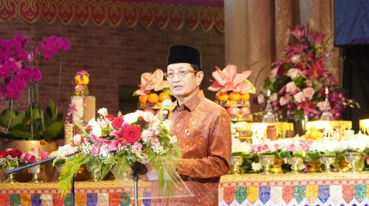 Menag Apresiasi Peran Umat Buddha Jaga Kerukunan di Momen Waisak 2570 BE