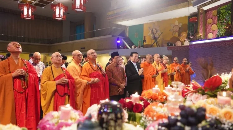 Menag Ajak Umat Buddha Perkuat Toleransi pada Waisak 2026
