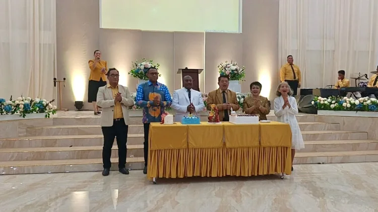 Gilberd Yakwart Hadiri Syukuran HUT ke- 14 GPdI Jemaat Filadelfia Kehiran