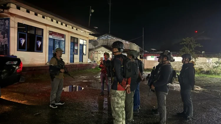 Satags Ops Damai Cartenz Menggelar Patroli Jalan Kaki di Yahukimo