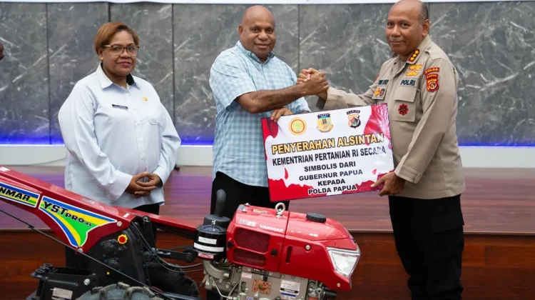 Pemprov Papua Serahkan Bantuan Alsintan ke Polda Papua