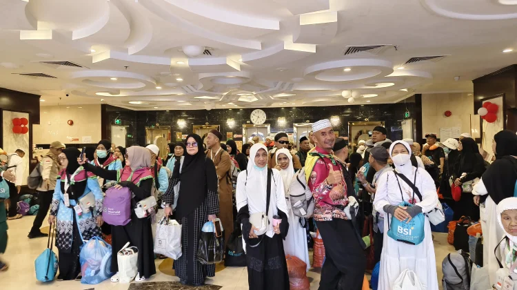 Jemaah Haji Kloter UPG 27 Mulai Bergerak ke Madinah