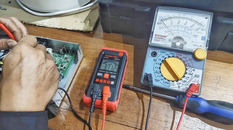 Multimeter Analog Masih Menjadi Pilihan untuk Mengukur Komponen Elektronik
