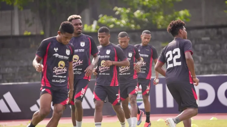 Persipura Siapkan Pelatih Baru Sebelum Rekrut Pemain