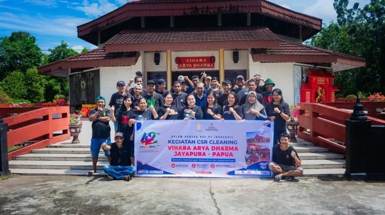 Sambut HUT Ke-42, PT Inkasakti Gelar CSR Bakti Lingkungan di Vihara Arya Dharma