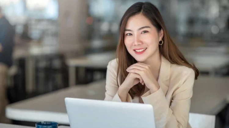 Bangun Reputasi Positif: Wanita Karier Utamakan Gaya Hidup