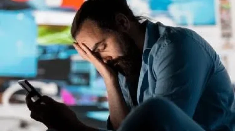 Kenali Anxiety akibat Kecanduan Media Sosial