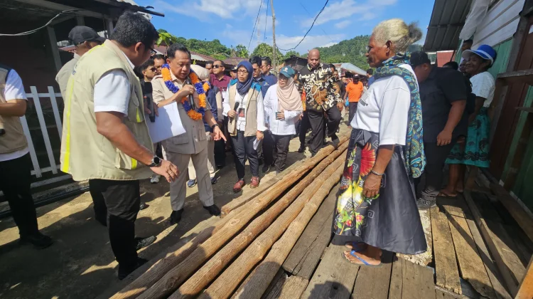 Mendagri Tinjau Kawasan Kumuh Dok IX, 23 Rumah Akan Dibedah
