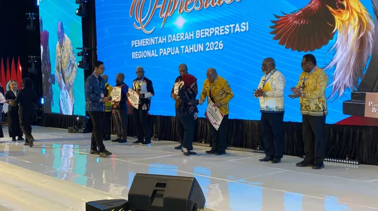 Mendagri Salurkan Insentif Fiskal Rp64 Miliar untuk Pemda Berprestasi di Papua