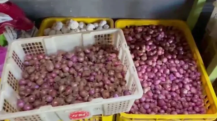 Harga Bawang Merah Tembus Rp90 Ribu, Daya Beli Warga Menurun