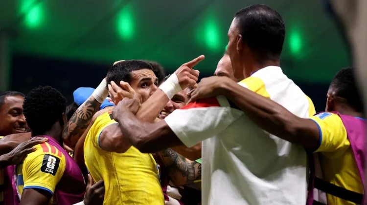 Munoz Bawa Kolombia ke Babak Gugur Piala Dunia