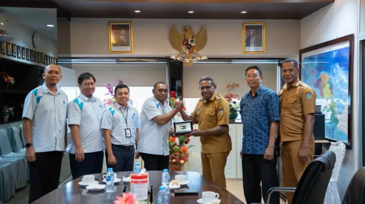 Sinergi PLN dan Pemkab Waropen Percepat Serah Terima Infrastruktur Kelistrikan