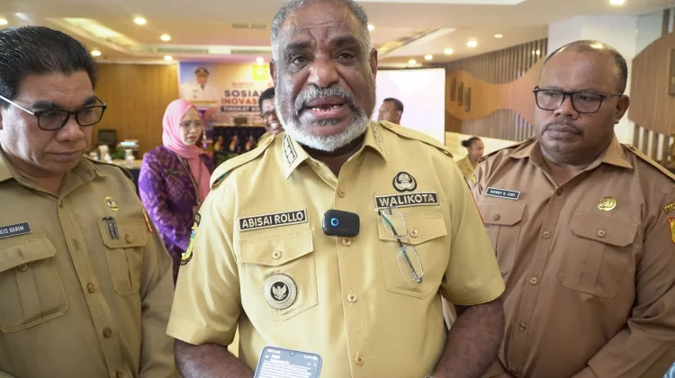 Wali Kota Jayapura Ancam Copot Kepala Sekolah