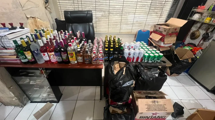 Polisi Tertibkan Penjual Miras Ilegal dan 359 Botol Diamankan