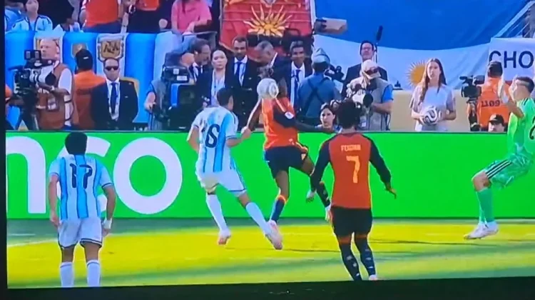 Argentina Buntu Selama 120 Menit, Spanyol Angkat Trofi Dunia