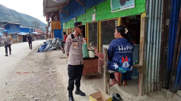 Patroli Humanis Polres Tolikara Jaga Kamtibmas Kota Karubaga