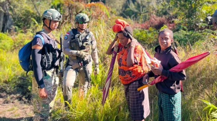 Satgas ODC  Menggelar Patroli Dialogis dan Layanan Kesehatan di Sinak