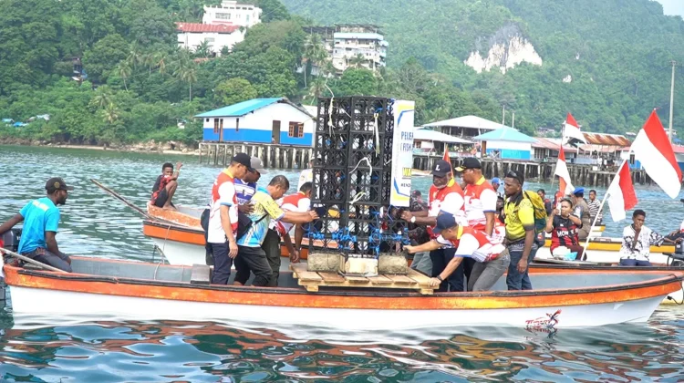 Wali Kota Lepas 27 Rumah Ikan di Kayu Pulo