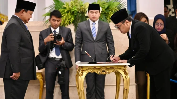 Presiden Lantik Gubernur dan Wakil Gubernur Universitas Republik Indonesia