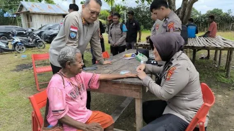 Satgas ODC Berikan Layanan Kesehatan Gratis bagi Warga Kampung Waaf