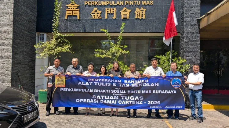 2.500 Paket Tas dan Alat Tulis Diserahkan untuk Anak-Anak Papua