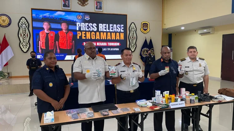 Laporan Warga Bantu Imigrasi Jayapura Ungkap Aktivitas Dua WNA