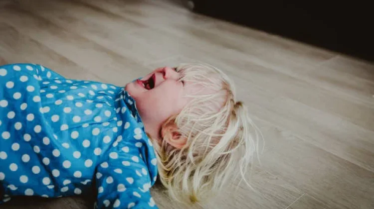 Cara Tepat Atasi Anak Tantrum
