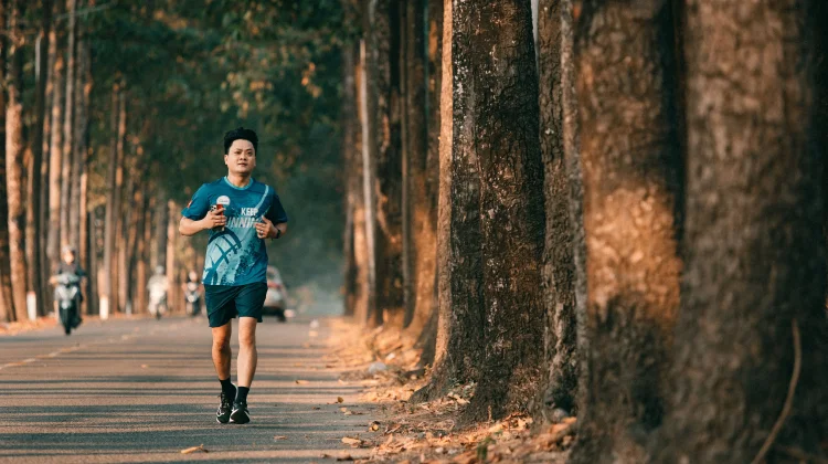 Jalan Pagi atau Lari Pagi, Mana yang Lebih Baik untuk Kesehatan?