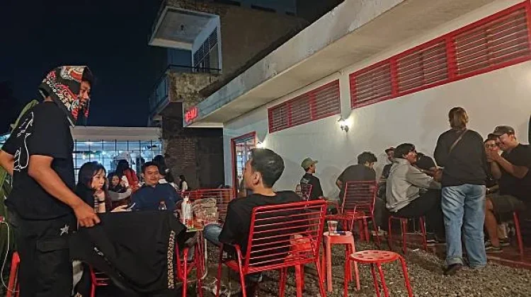 Kebiasaan Nongkrong dan Ngopi di Cafe Jadi Tren Anak Muda Masa Kini