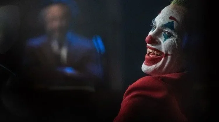 Mengapa Joker Bisa Tertawa di Situasi yang Tidak Lucu?