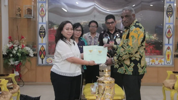 Pemkot Jayapura Terima Kembali Dua Sertifikat Aset Daerah