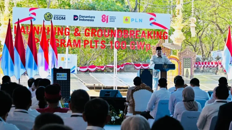 Presiden Luncurkan Program PLTS 100 GWp, Targetkan Tiga Tahun