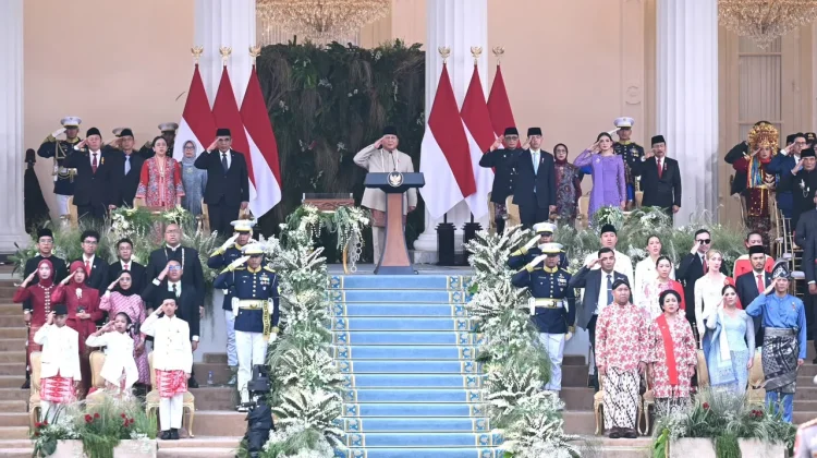 Presiden Pimpin Upacara Penurunan Bendera Merah Putih