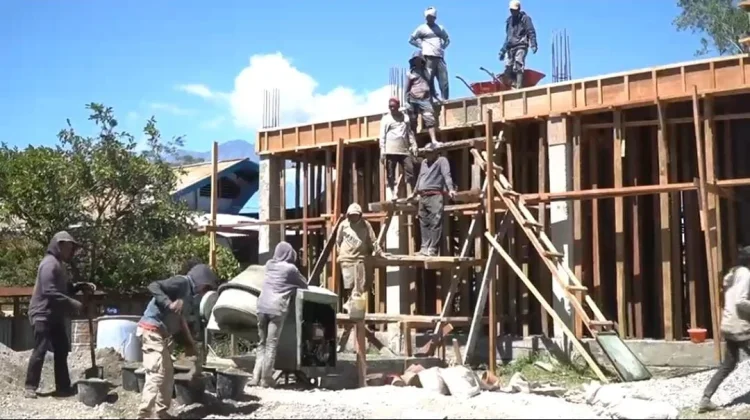 Karya Bakti Kodim 1702/Jayawijaya Revitalisasi Fasilitas SMK Yasores