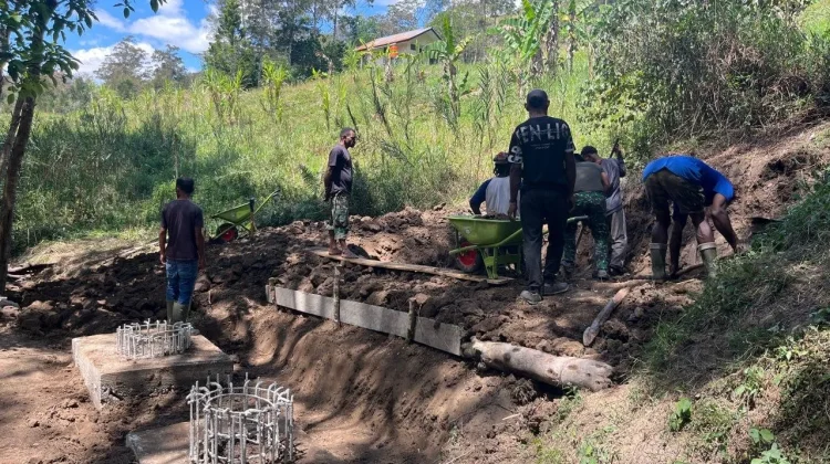 Jembatan Perintis Kali Pele Buka Akses Baru Warga Ibele
