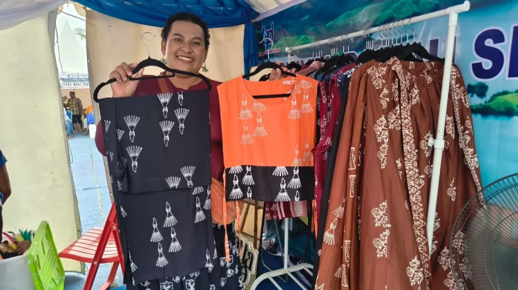 Lotta Terra Tampilkan Batik Papua Minimalis di FDS 2026
