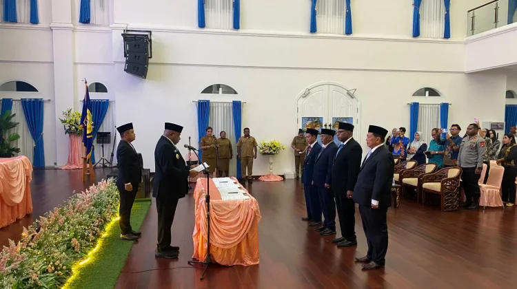 Gubernur Fakhiri Minta Jamkrida Papua Tingkatkan Laba dan Kontribusi Daerah