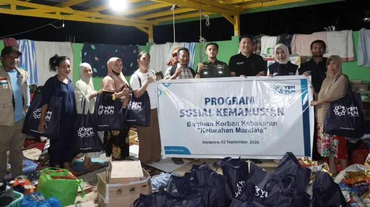 YBM PLN Salurkan Bantuan bagi Korban Kebakaran Dok V Bawah, Kota Jayapura