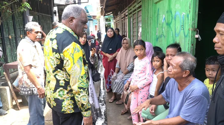 Wali Kota Kunjungi Kebakaran Dok IX, 36 Jiwa Terdampak
