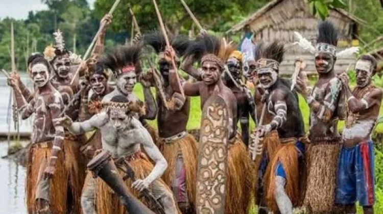 Peran Penjaga Tradisi ditengah arus Modernisasi