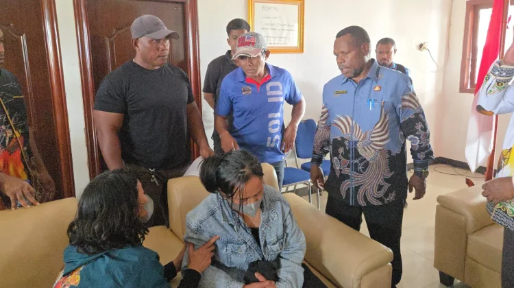 Sinergi TNI-Polri dan Pemda Kawal Evakuasi Keluarga Almarhum Aris Sanda
