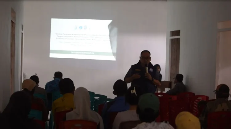 Warga Lereh Bakar Sampah Plastik, ITB Tawarkan Solusi BSF