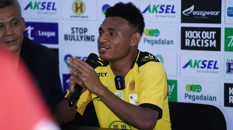 Korneles Howay Tak Menduga Cetak Brace di Laga Debut